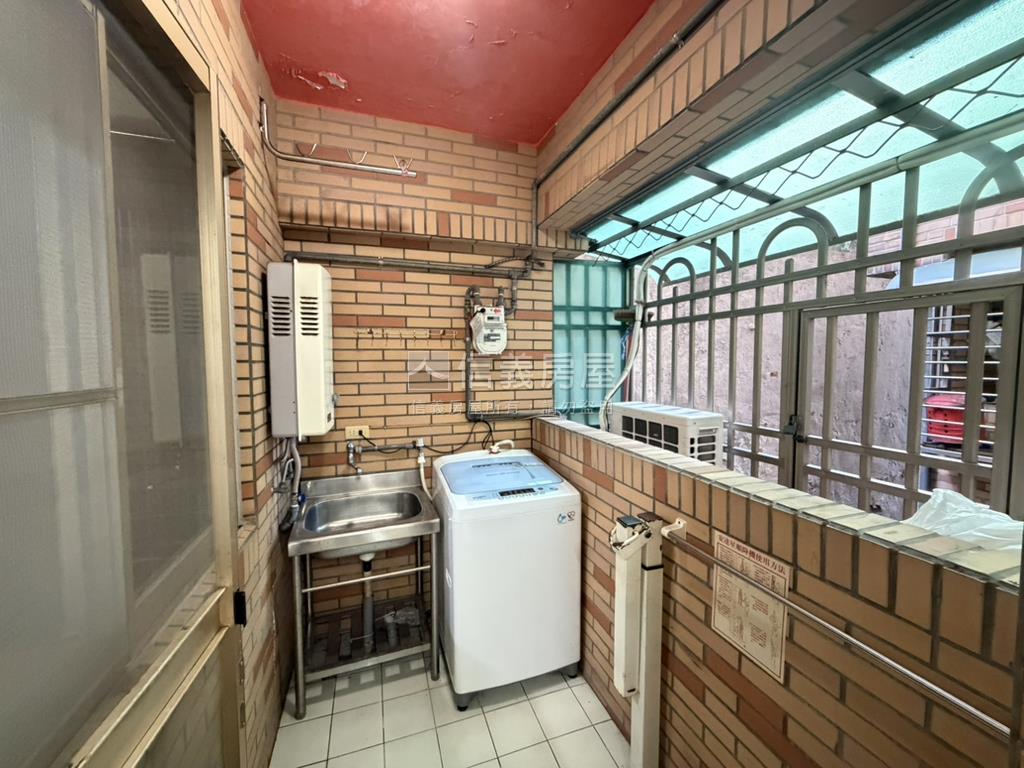 公園電梯有管理員房屋室內格局與周邊環境