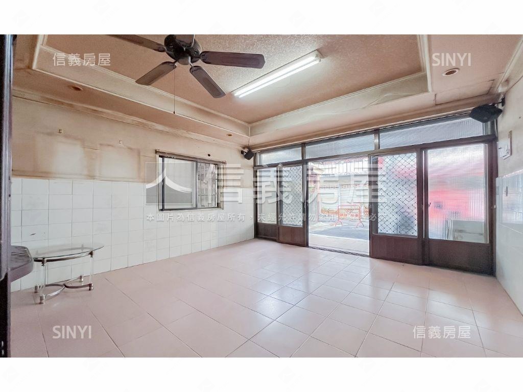 近潭子車站低總價邊間透天房屋室內格局與周邊環境