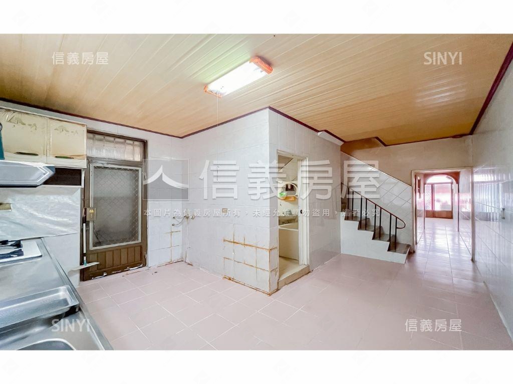 近潭子車站低總價邊間透天房屋室內格局與周邊環境