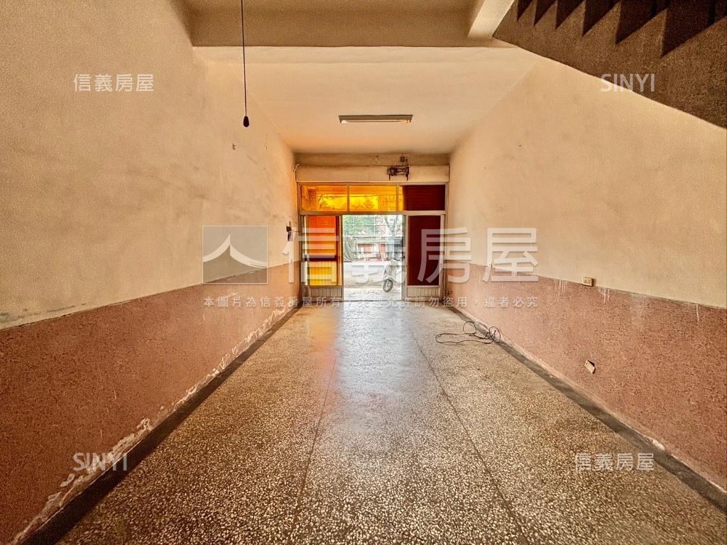 面右昌國中校園透天房屋室內格局與周邊環境