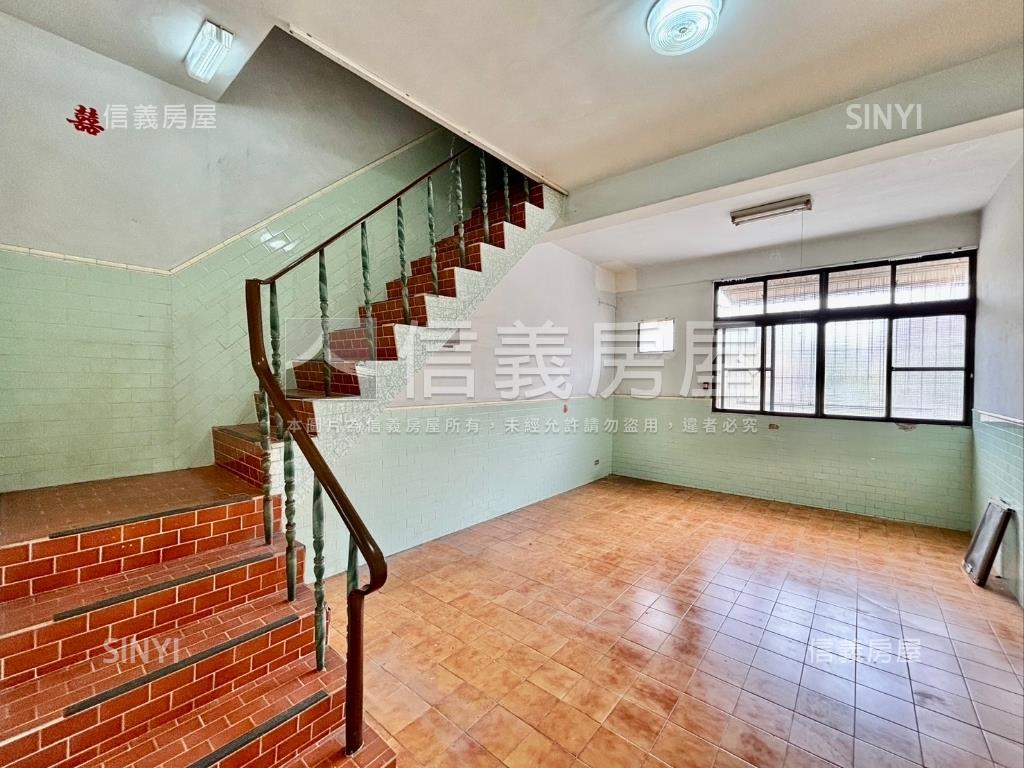 面右昌國中校園透天房屋室內格局與周邊環境