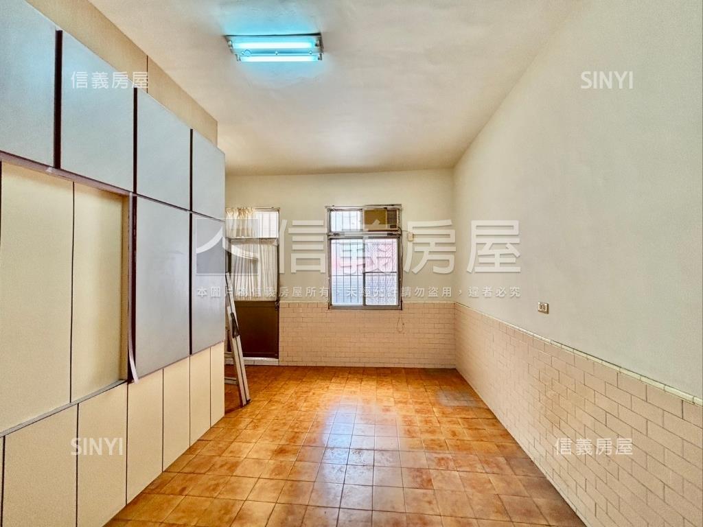 面右昌國中校園透天房屋室內格局與周邊環境