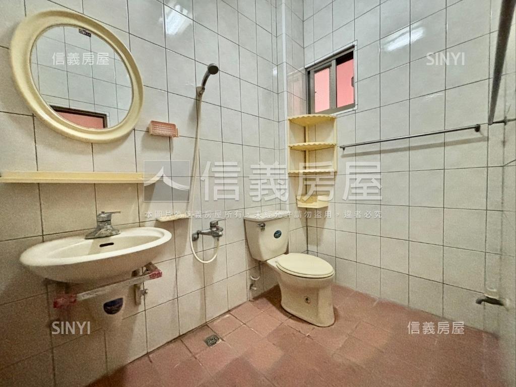 面右昌國中校園透天房屋室內格局與周邊環境