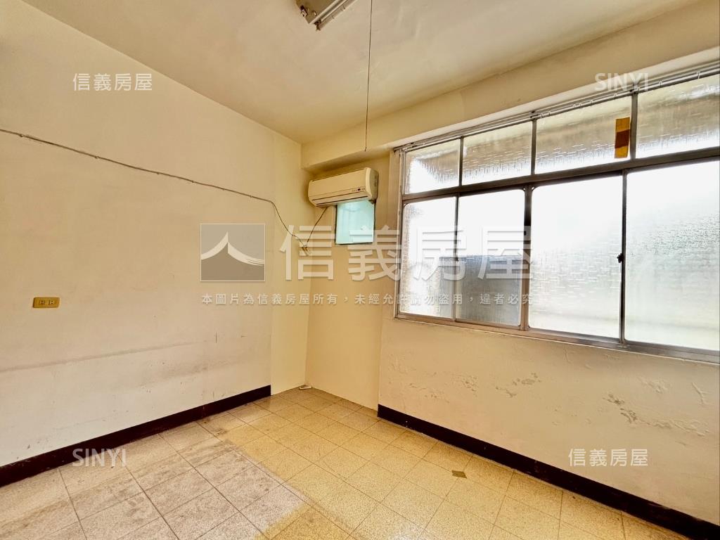 面右昌國中校園透天房屋室內格局與周邊環境