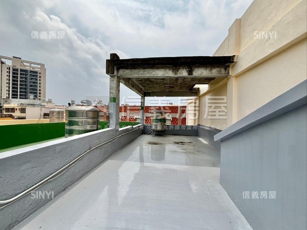 面右昌國中校園透天房屋室內格局與周邊環境