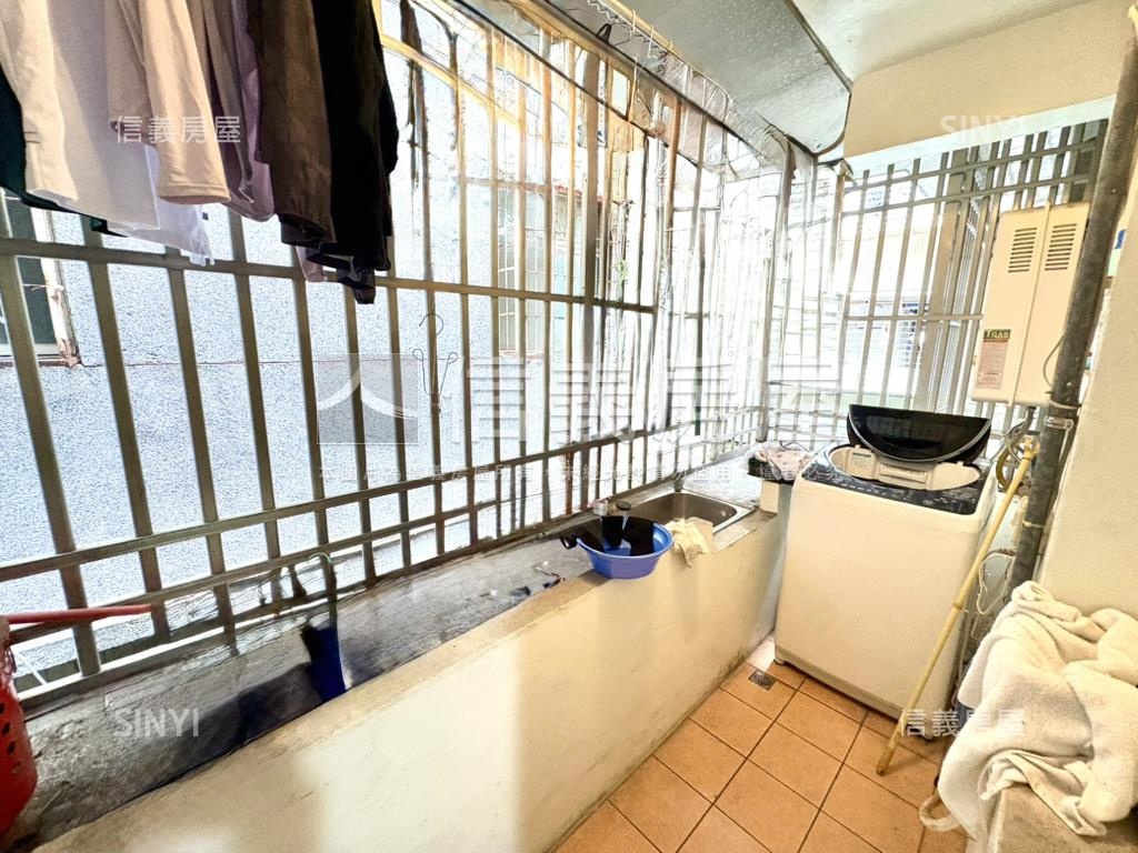 大坪林公寓二樓邊間大兩房房屋室內格局與周邊環境