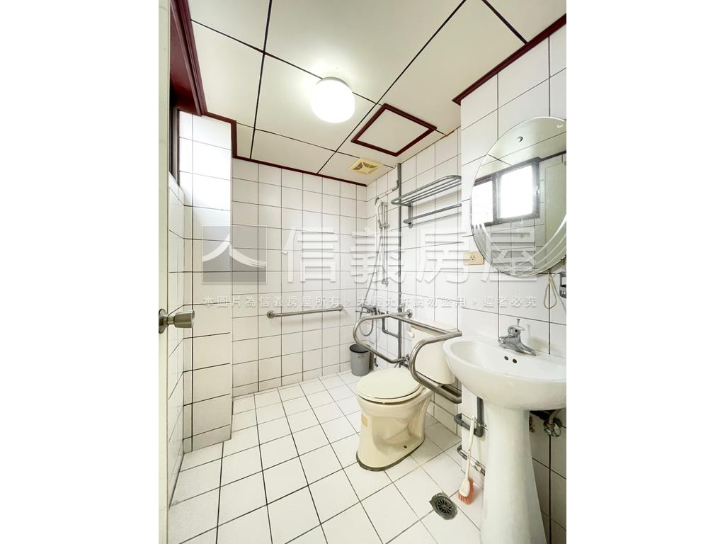 ⭐民生東路明亮３房車位房屋室內格局與周邊環境