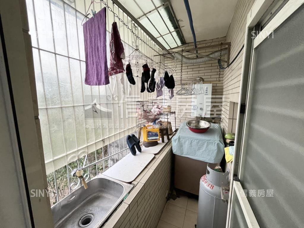 專任蘆洲捷運站四樓頂加房屋室內格局與周邊環境