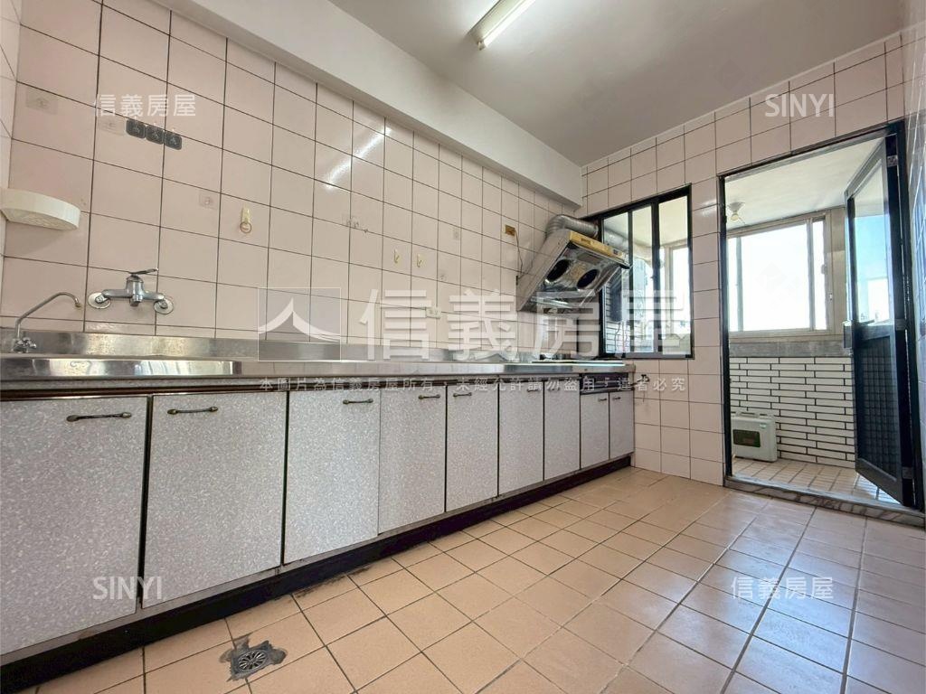 正林森路四房近忠孝國小房屋室內格局與周邊環境