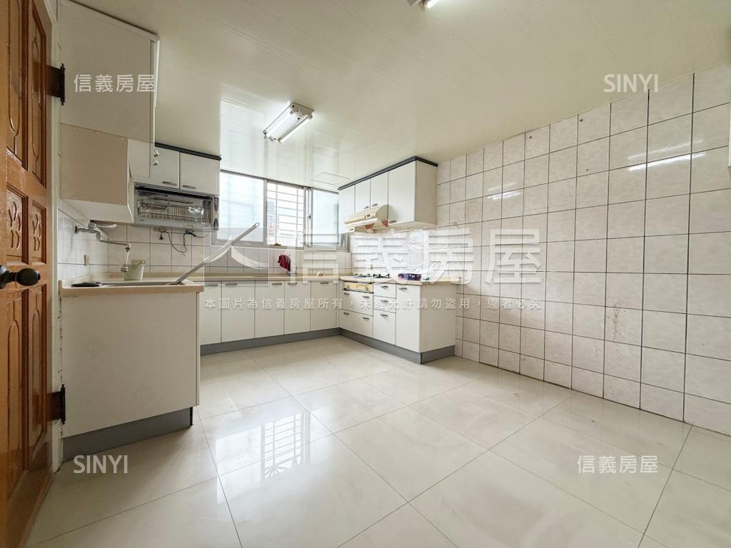 鄰天母ＳＯＧＯ商圈美屋房屋室內格局與周邊環境