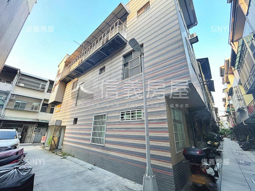 近鳳山車站邊間透天房屋室內格局與周邊環境