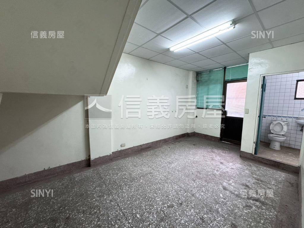 專任稀有釋出正崇德路透店房屋室內格局與周邊環境