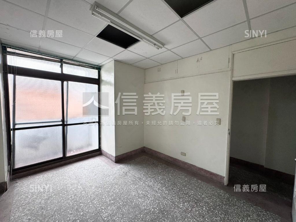 專任稀有釋出正崇德路透店房屋室內格局與周邊環境