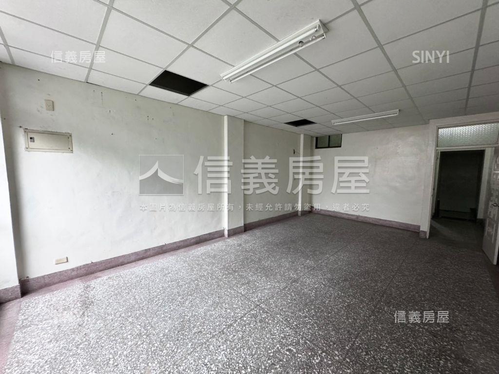 專任稀有釋出正崇德路透店房屋室內格局與周邊環境