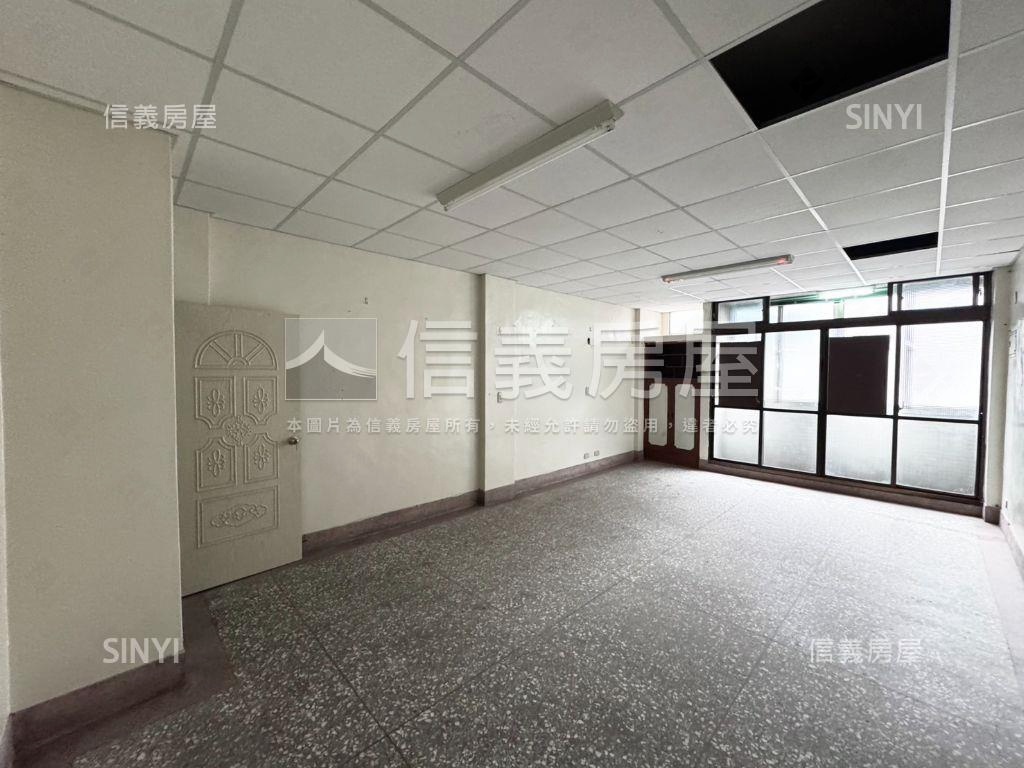 專任稀有釋出正崇德路透店房屋室內格局與周邊環境