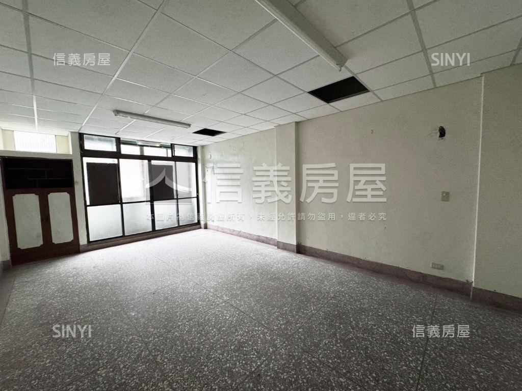 專任稀有釋出正崇德路透店房屋室內格局與周邊環境