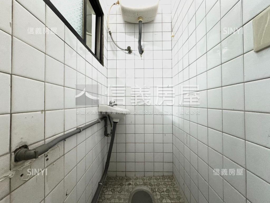 專任稀有釋出正崇德路透店房屋室內格局與周邊環境