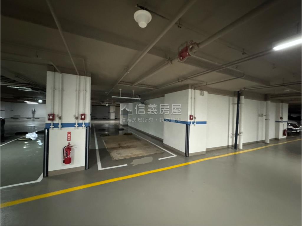白天鵝高樓層靚兩房平車房屋室內格局與周邊環境