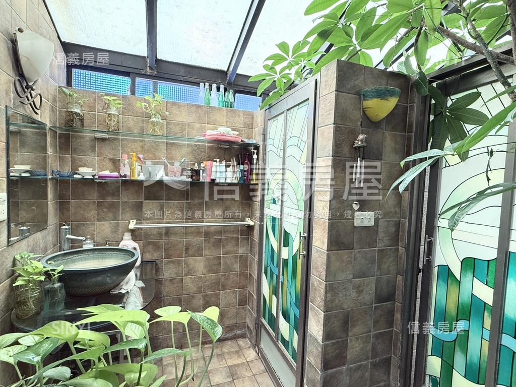 三角窗日式庭園房屋室內格局與周邊環境