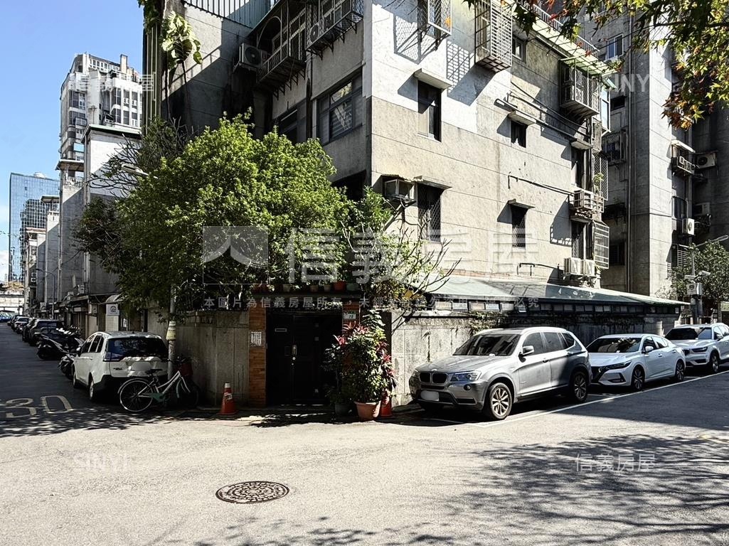 三角窗日式庭園房屋室內格局與周邊環境