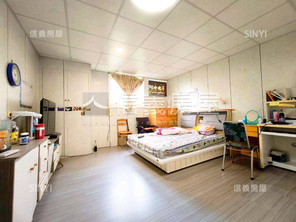 近家樂福車庫美透天房屋室內格局與周邊環境