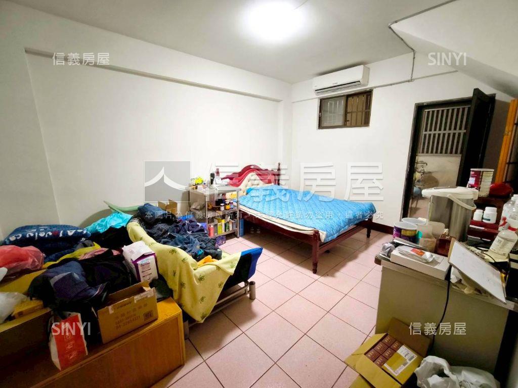 近家樂福車庫美透天房屋室內格局與周邊環境