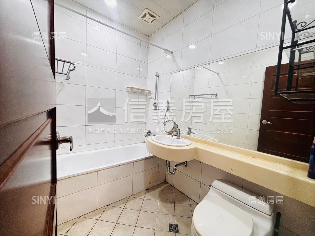 竹北遠百生活圈蔚藍海３房房屋室內格局與周邊環境