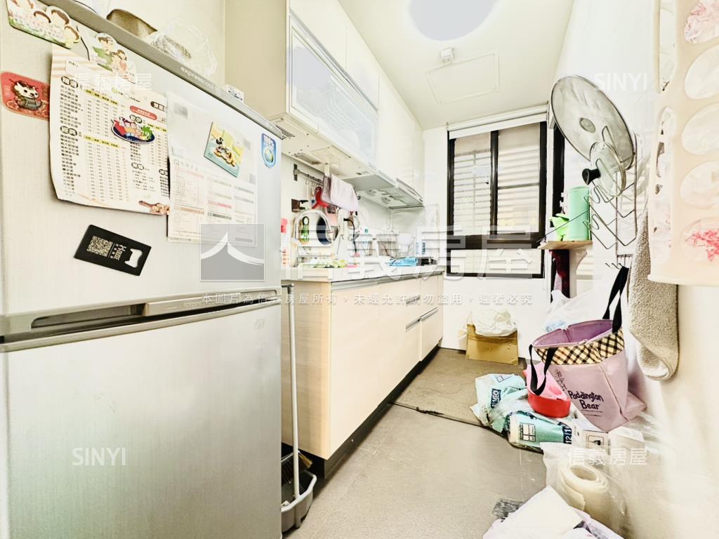 近國資圖特區兩房附車位房屋室內格局與周邊環境