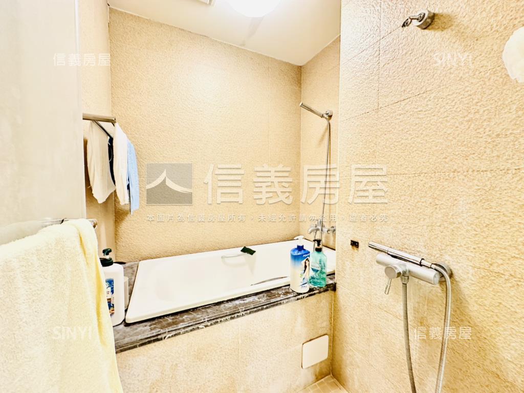 近國資圖特區兩房附車位房屋室內格局與周邊環境