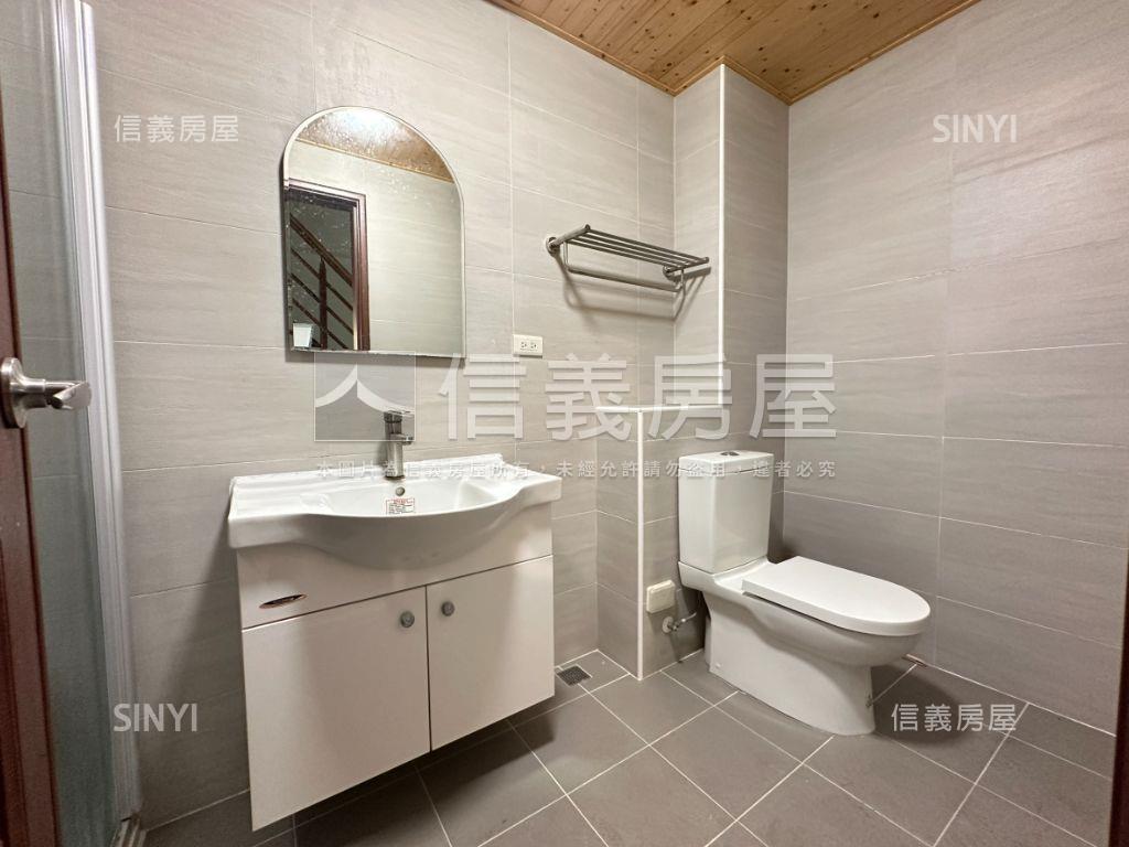 九份子約６年邊間採光車墅房屋室內格局與周邊環境