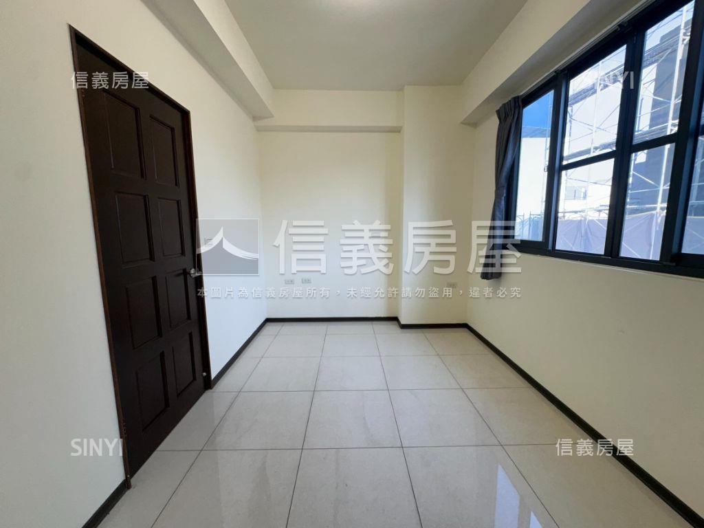 九份子約６年邊間採光車墅房屋室內格局與周邊環境