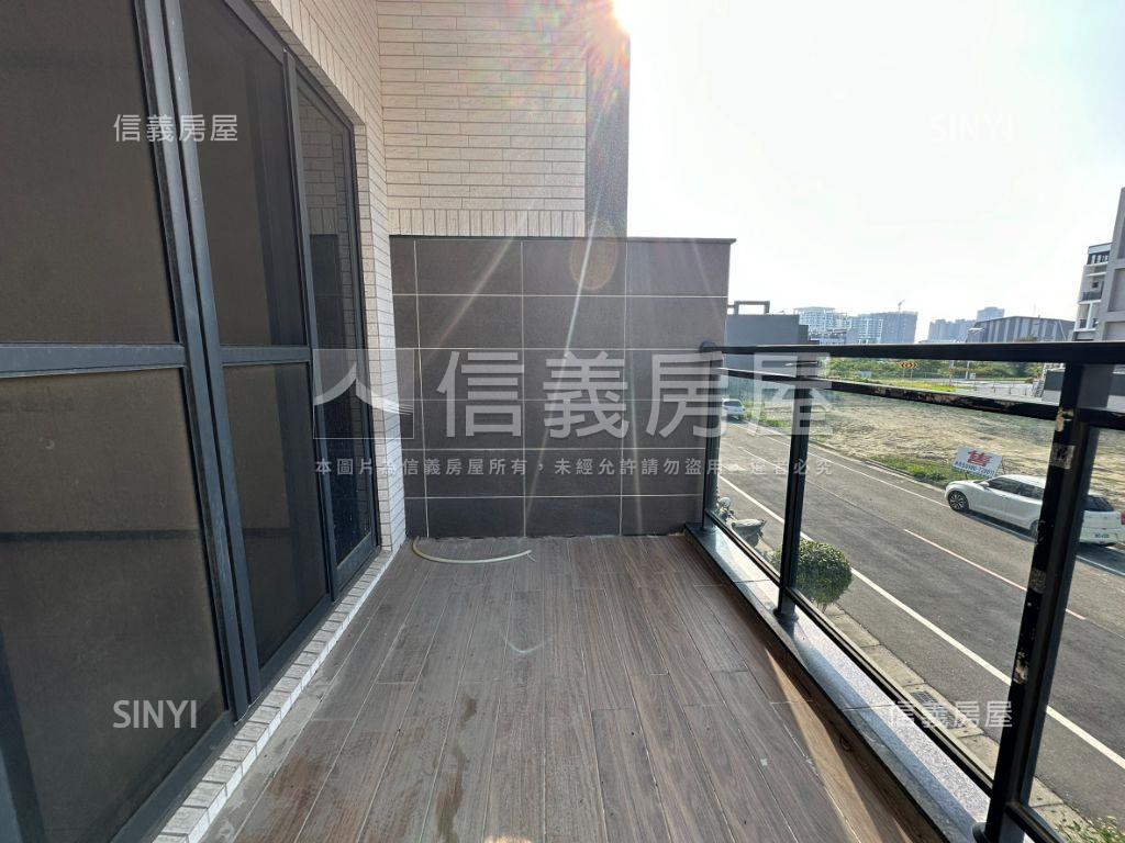 九份子約６年邊間採光車墅房屋室內格局與周邊環境