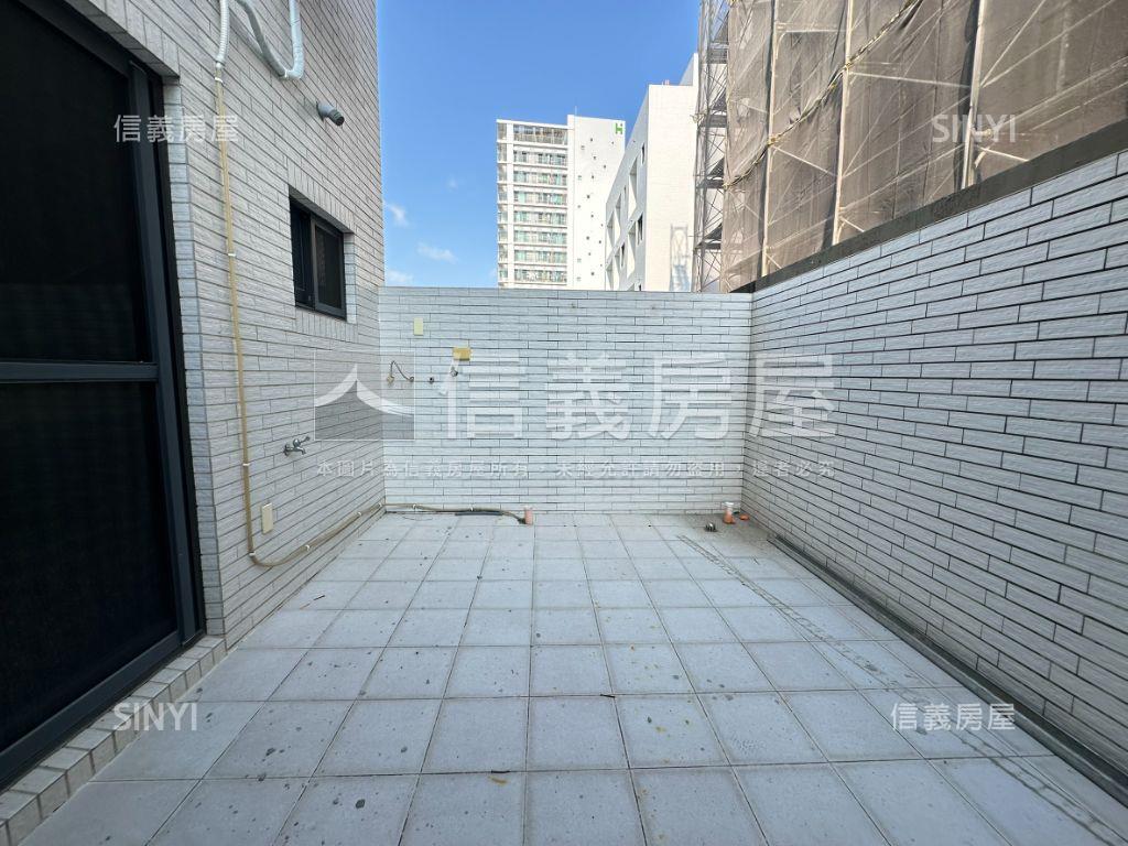 九份子約６年邊間採光車墅房屋室內格局與周邊環境