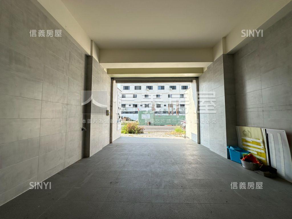 九份子約６年邊間採光車墅房屋室內格局與周邊環境