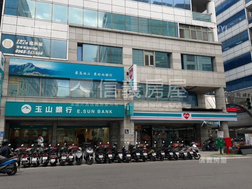 ５１８坪角窗捷運廠房房屋室內格局與周邊環境