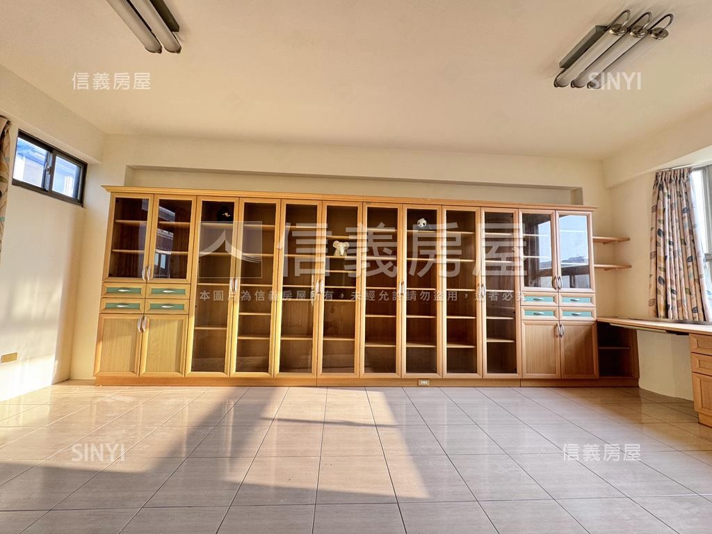 竹北美景車庫採光透天房屋室內格局與周邊環境