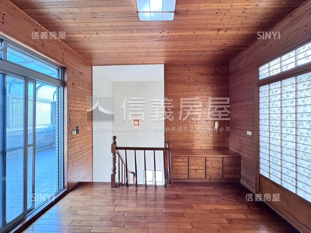 竹北美景車庫採光透天房屋室內格局與周邊環境
