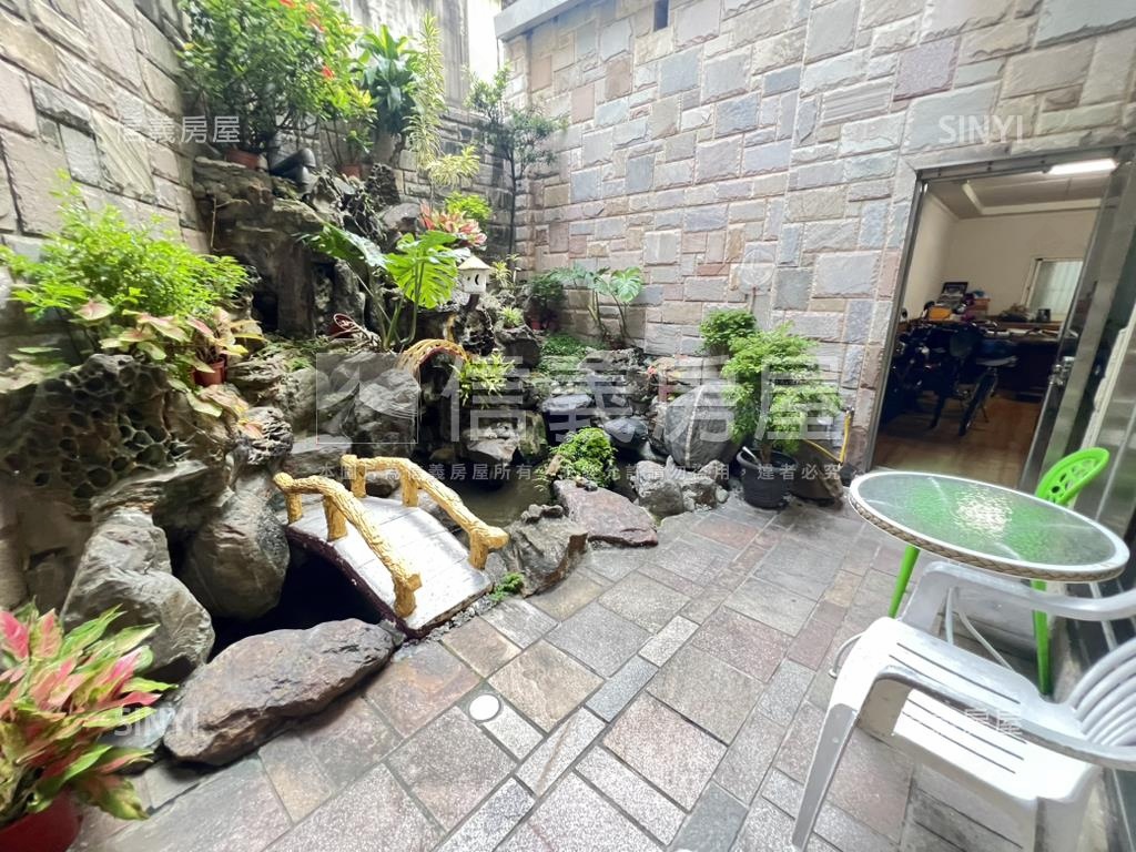 站前。面寬約九米百坪店住房屋室內格局與周邊環境