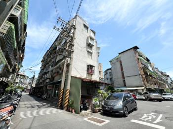 近萬隆捷運持份地下室