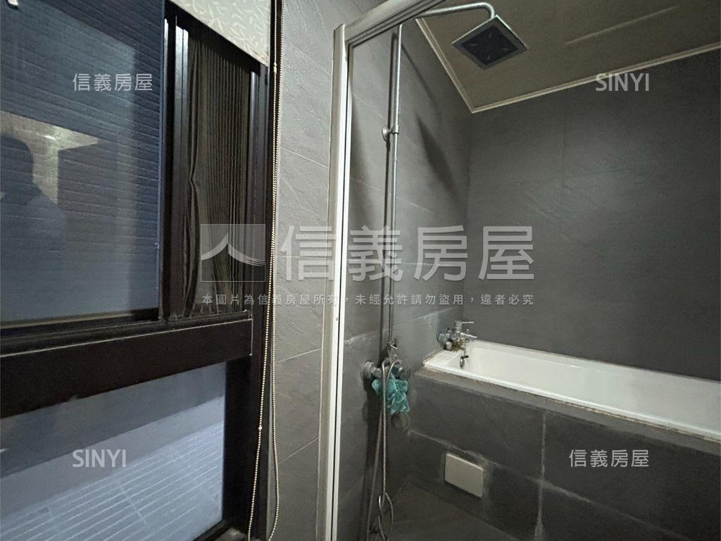 低於實登林維港麗２房車位房屋室內格局與周邊環境