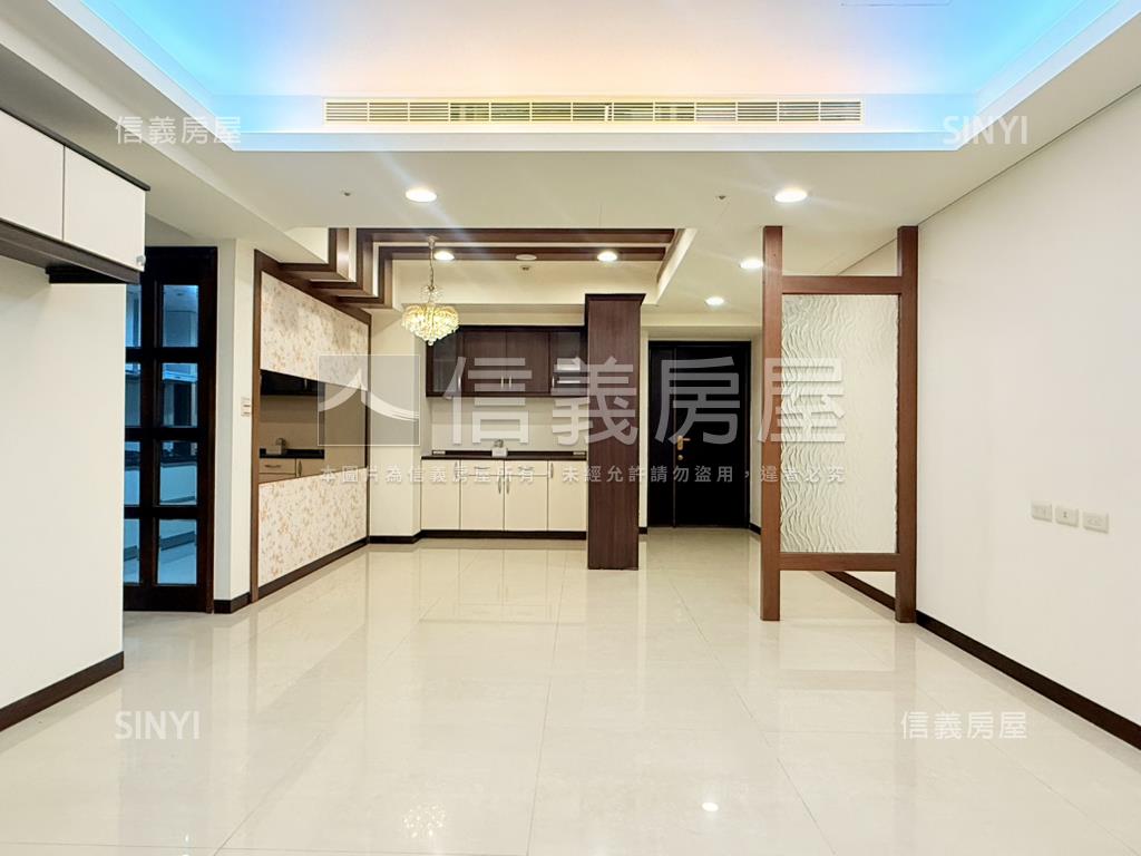 國家世紀館‧層峰豪邸房屋室內格局與周邊環境