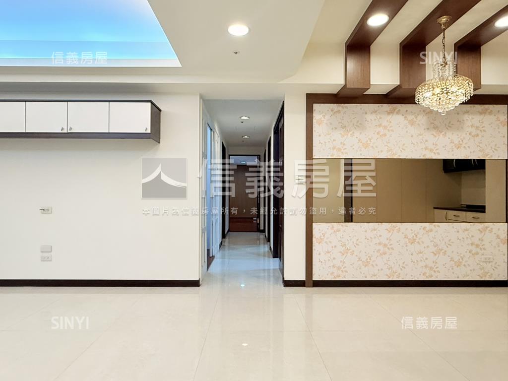 國家世紀館‧層峰豪邸房屋室內格局與周邊環境