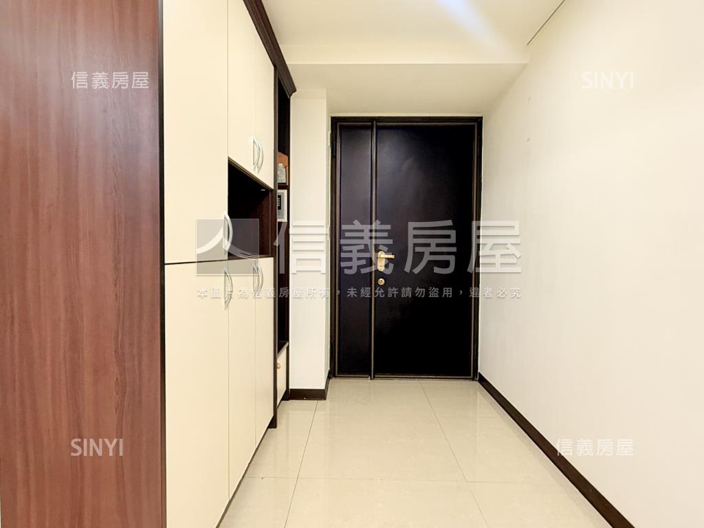 國家世紀館‧層峰豪邸房屋室內格局與周邊環境