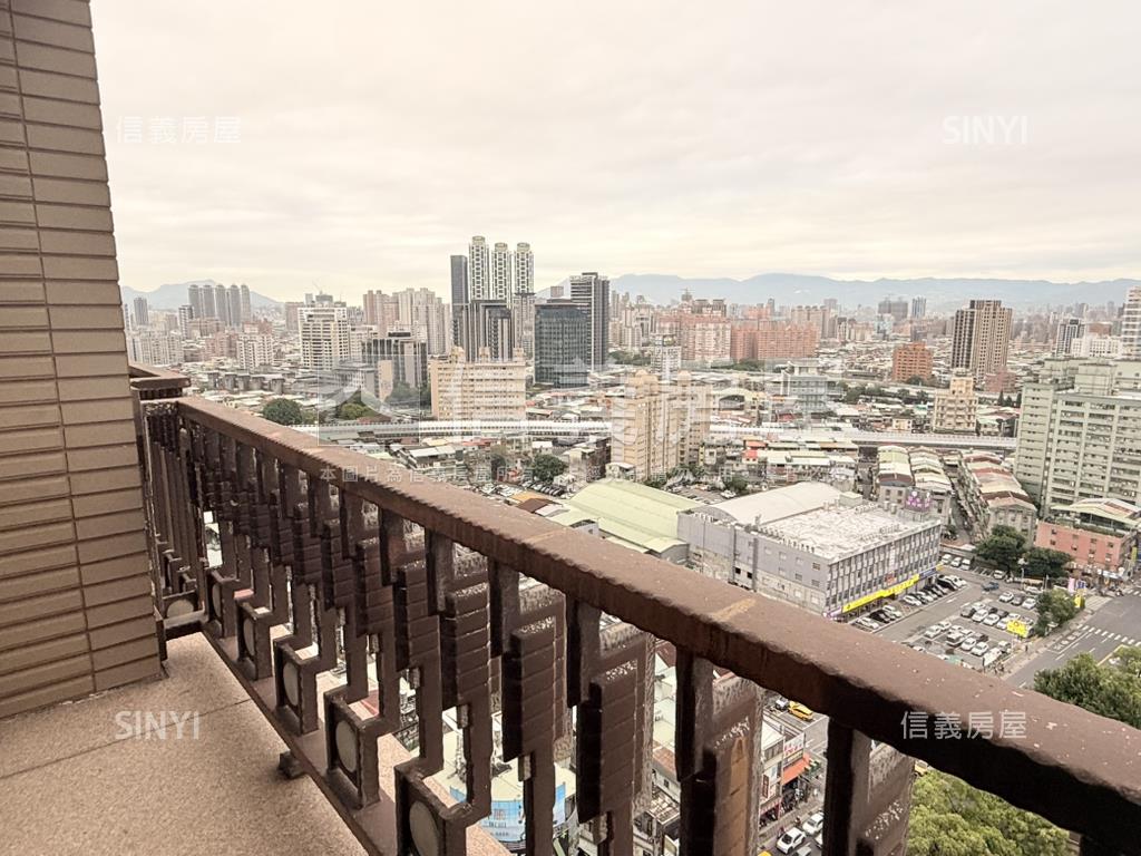 國家世紀館‧層峰豪邸房屋室內格局與周邊環境