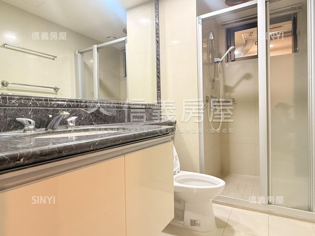 國家世紀館‧層峰豪邸房屋室內格局與周邊環境