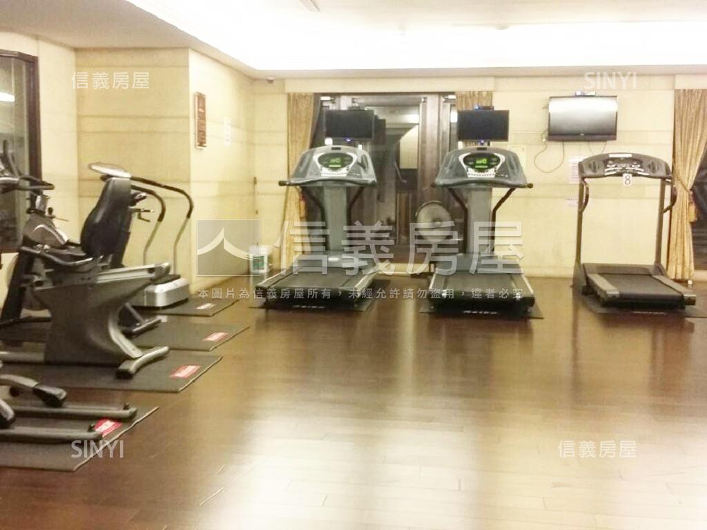 國家世紀館‧層峰豪邸房屋室內格局與周邊環境