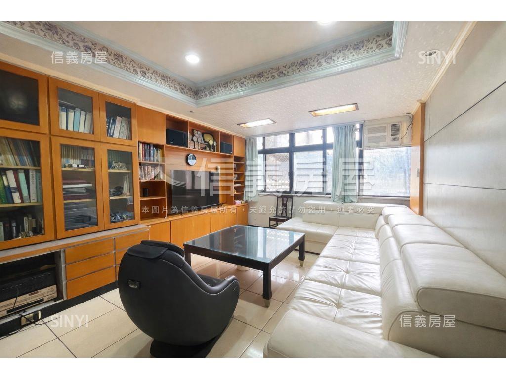 新★萬大捷運頂樓大空間房屋室內格局與周邊環境