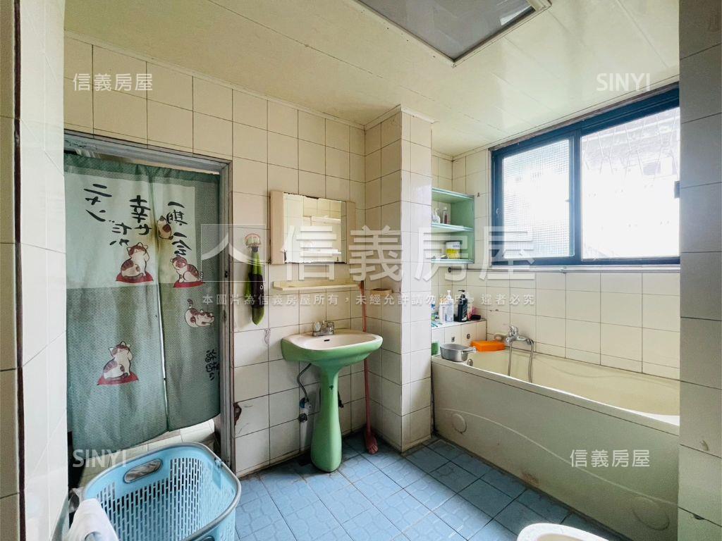 新★萬大捷運頂樓大空間房屋室內格局與周邊環境