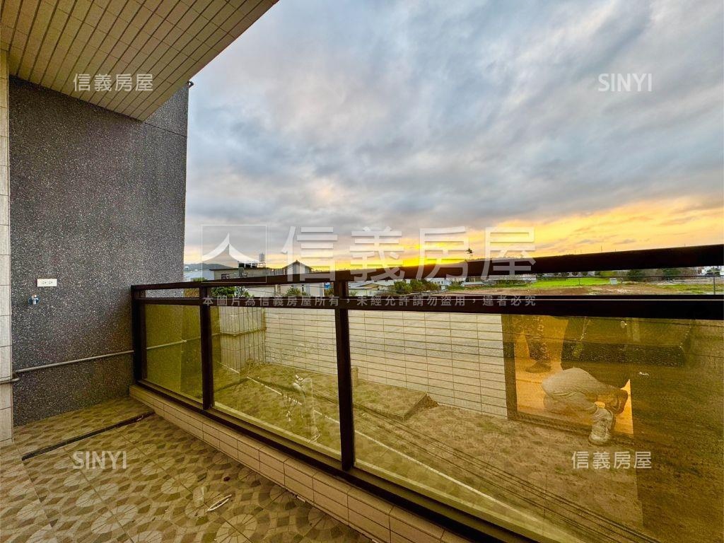 近中興國小景觀三房雙車位房屋室內格局與周邊環境