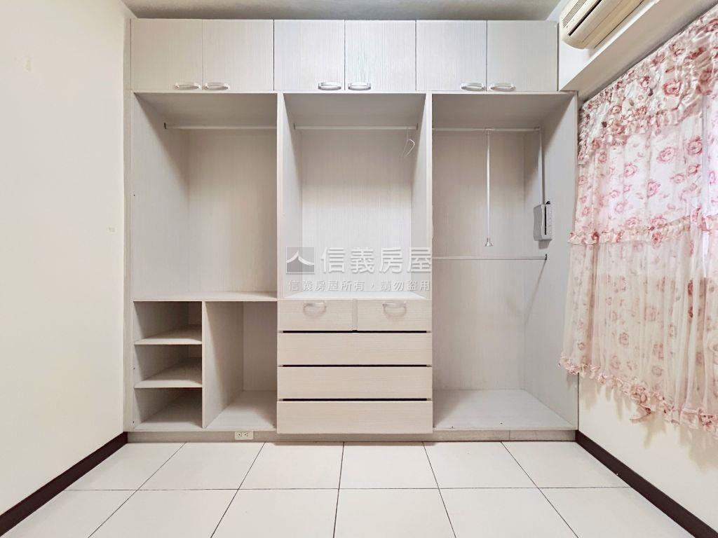 合康百儷三房附車位房屋室內格局與周邊環境
